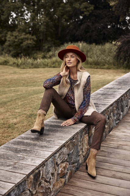 W23 202 Deanny top, W23 220 Ginger gilet, W23 214 darly travel pants