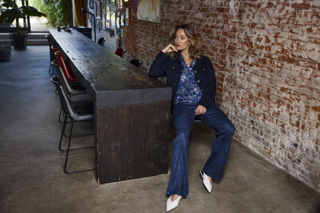 W25-117 Cleo blousetop, W25-113 Charel jacket, W25-109 Alice pants