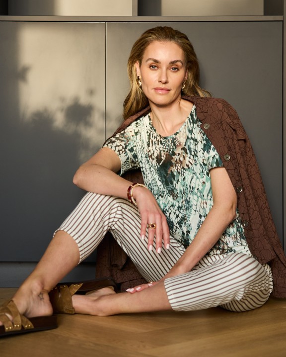 Z26-211 Dokuma jasje, Z26-233 Carino top, Z26-223 Smily broek 7/8 